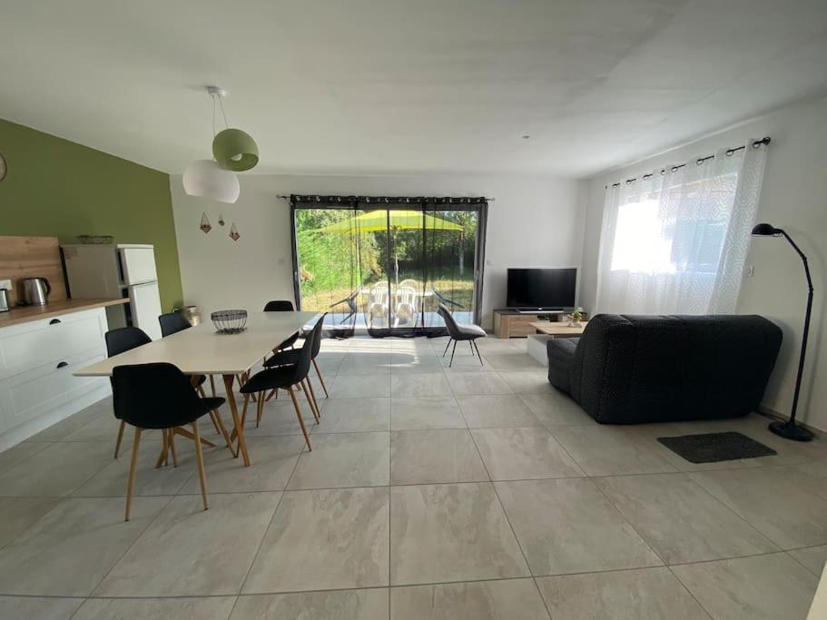 Villa Au Moryllon à Lompnas Extérieur photo